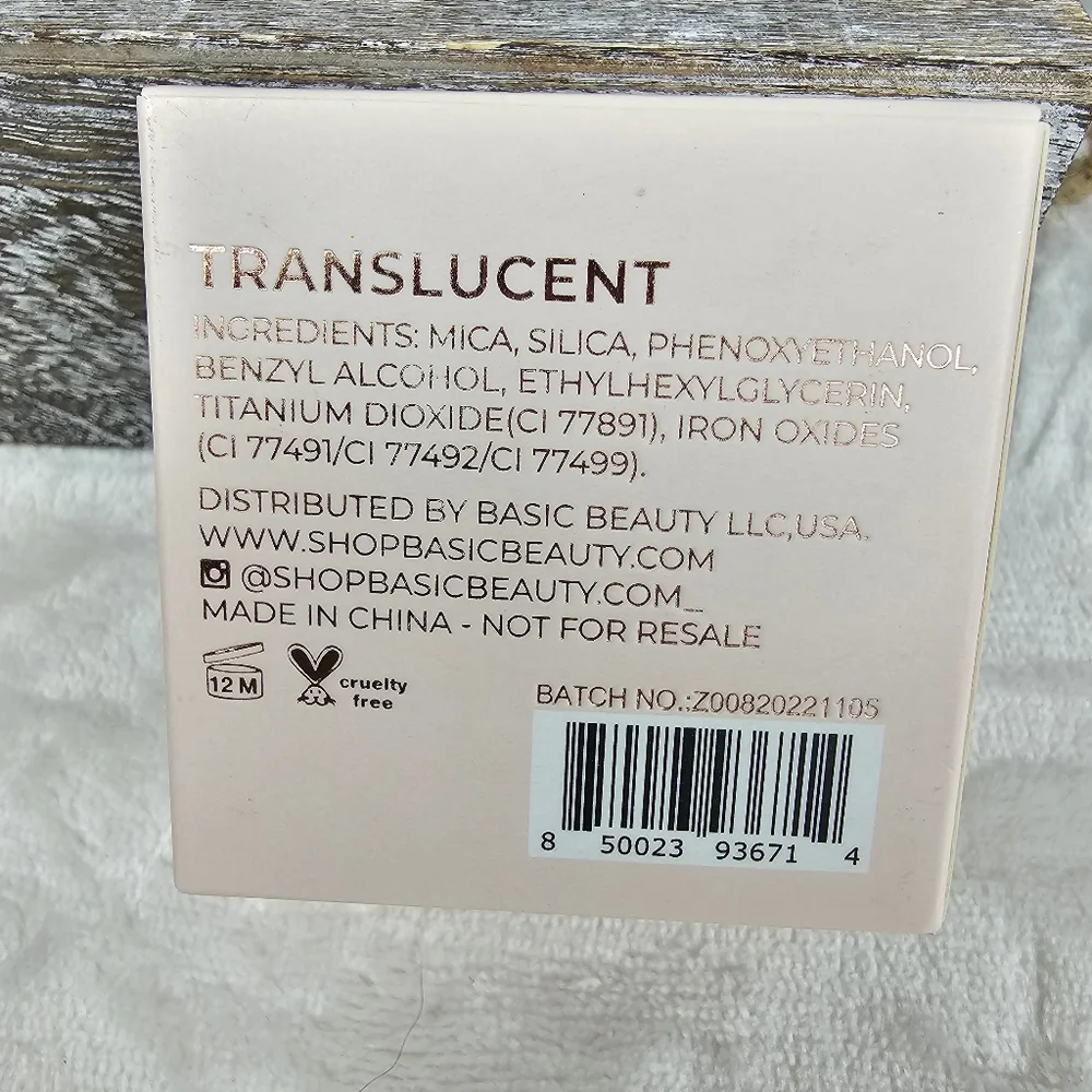 Basic Beauty Translucent Setting Powder - Picture 3 of 4